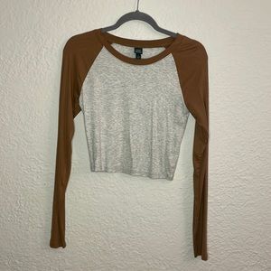 Long sleeve cropped baseball tee